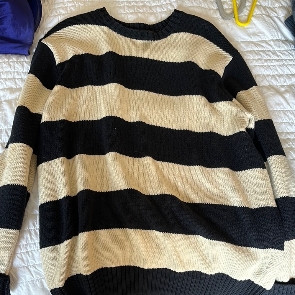 Brandy Melville Black and Cream Crew Neck Sweater